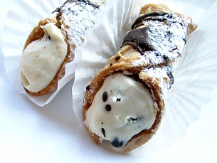 Cannoli Italian Dessert