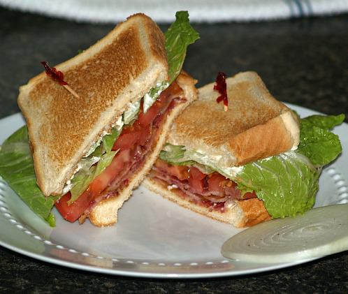 How to Make a Bacon Lettuce and Tomato Sandwich