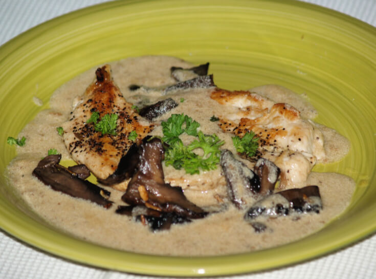 Chicken Cutlets with a Creamy Mushroom Sauce