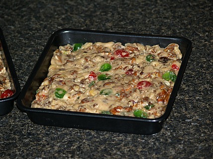 christmas fudge in square pan