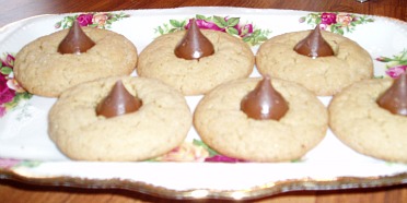 Peanut Butter Kiss Cookie Or Peanut Blossom Cookie