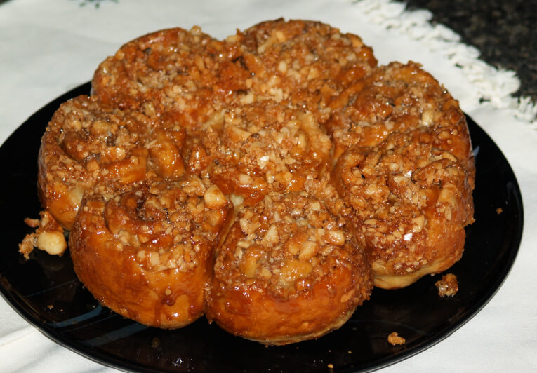 White Chocolate Macadamia Bun Recipe