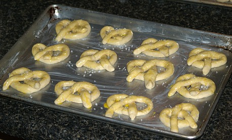 Soft Pretzel Recipe with Pretzel Dip