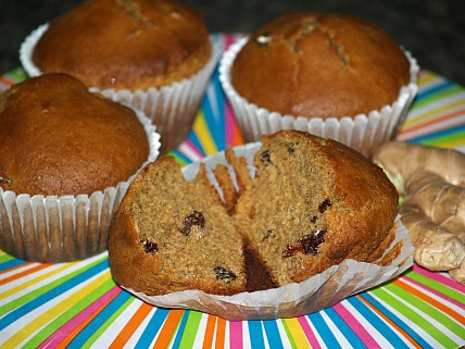 How to Make Gingerbread Muffins with Raisins