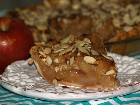 How to Make Apple Pie with Streusel Topping