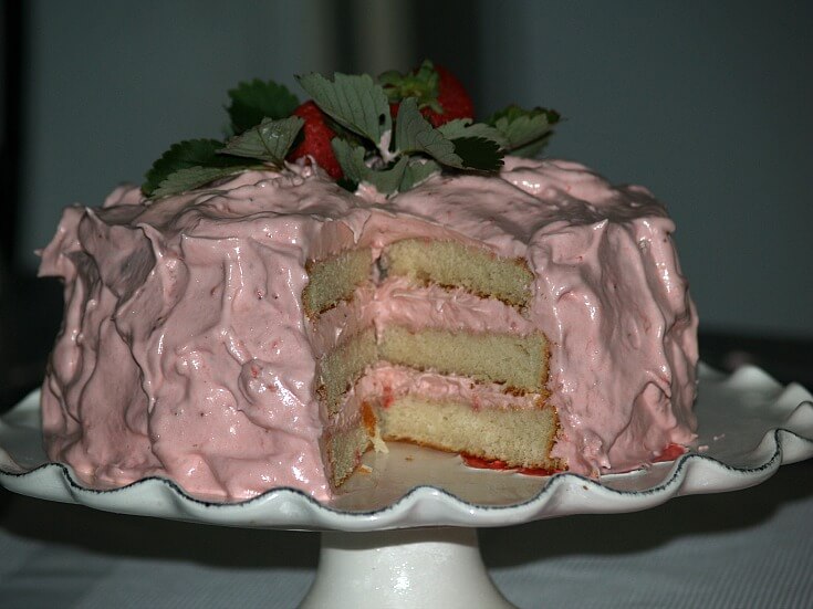 How to Make Strawberry Cake