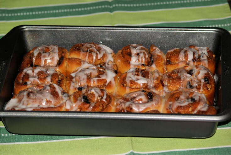 Cinnamon Rolls with Raisins