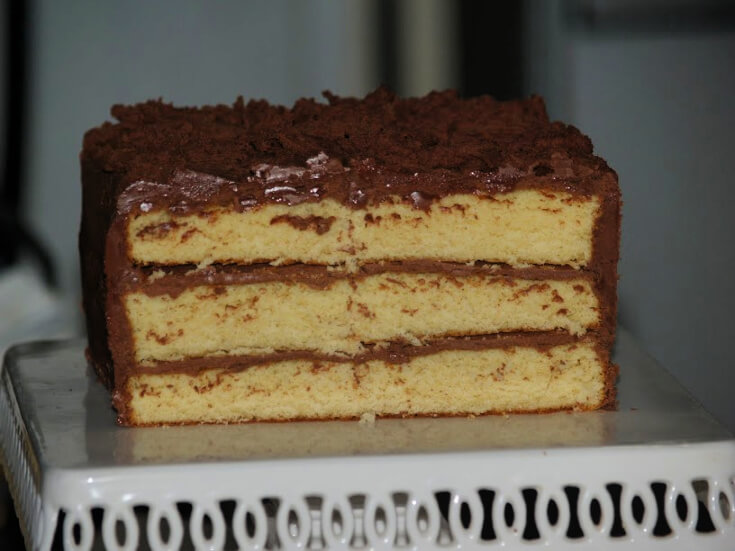 How to Make Yellow Cake with Three Layers