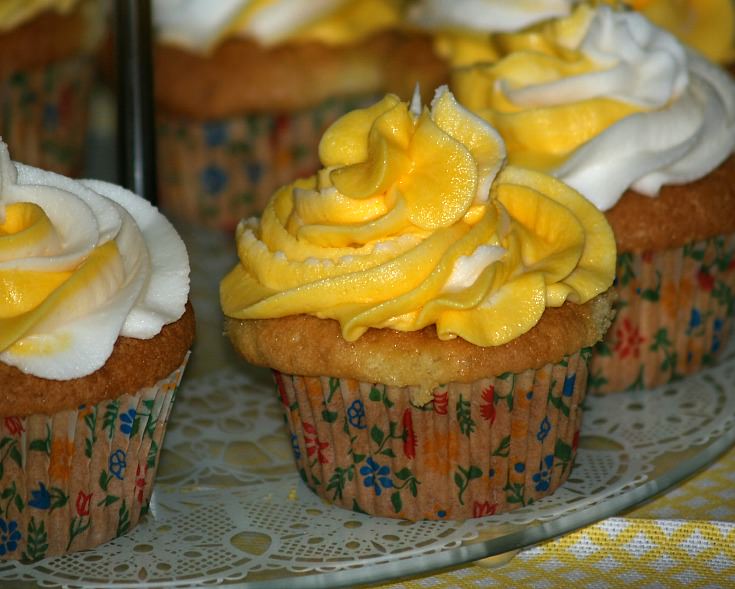 Orange Cupcake Recipe with Orange Flavored Buttercream Frosting