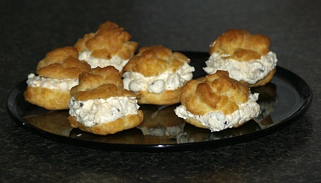 Ricotta Filled Italian Cream Puffs