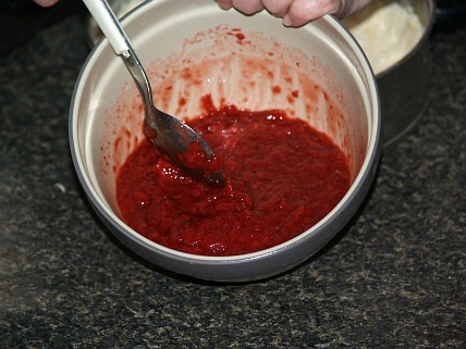 strawberry swirling sauce