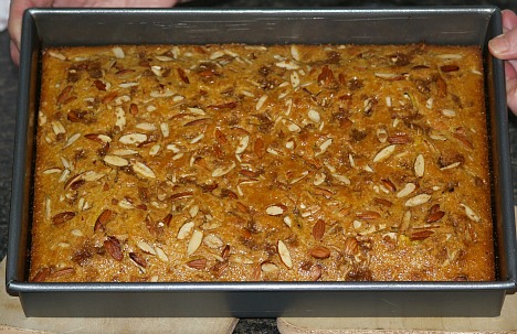 Yellow Cake with turmeric and Almonds