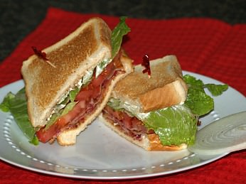 How to Make a Bacon Lettuce Tomato Sandwich