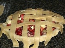 lattice pie crust for strawberry rhubarb pie