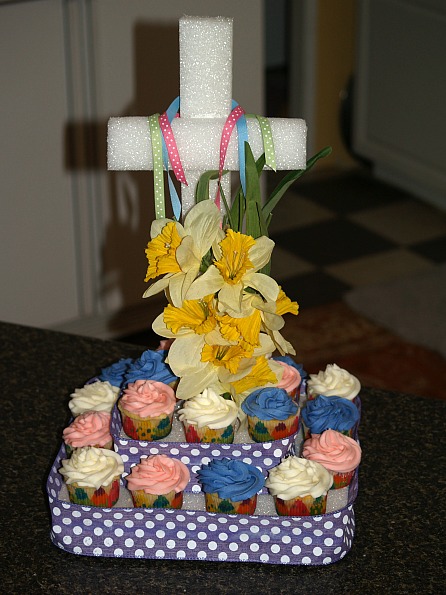Easter Cupcake Cross Display