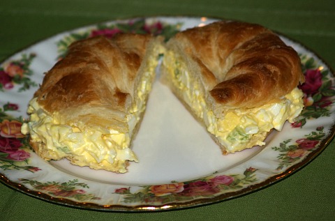 How to Make an Egg Salad Sandwich