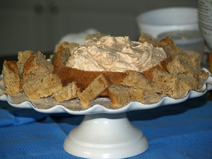 Cheese Dip in Rye Bread