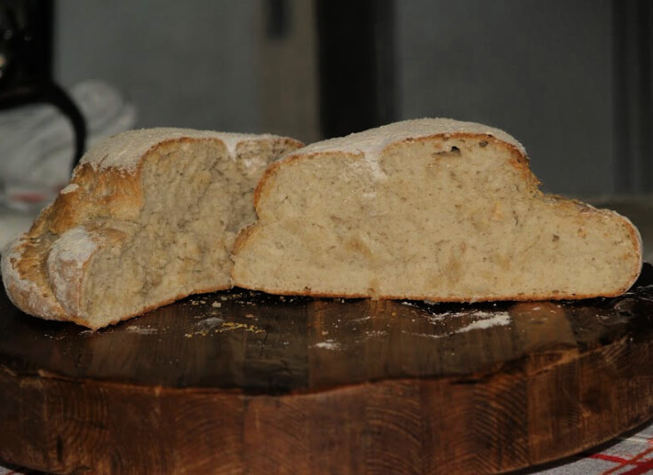Old Fashioned Crusty Cottage Loaf