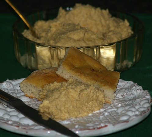 Hummus Served with Flatbread