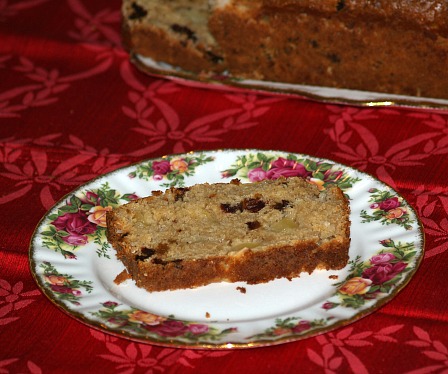 Date Bread Recipe with Apples