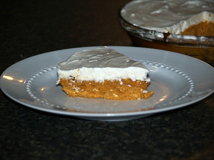 How to Make Pumpkin Cheese Pie with a Sour Cream Topping