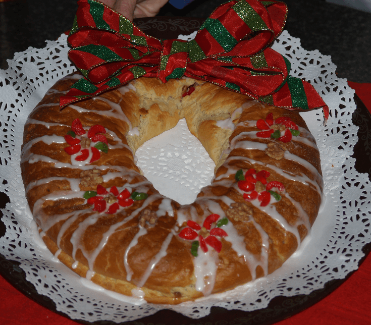 How to Make Christmas Coffee Cakes