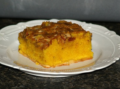 Yellow Cake with turmeric and Almonds